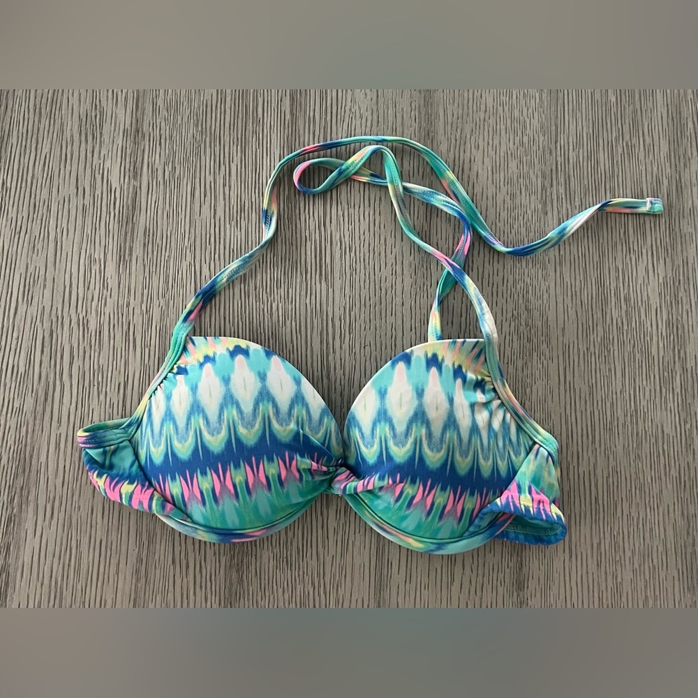 Woman’s push up bikini top paisley print